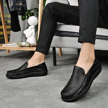 2023 Летняя Мужская повседневная обувь люксового бренда 2023 Кожаные мужские лоферы Мокасины Дышащие слипоны Черные туфли для вождения Плюс Размер