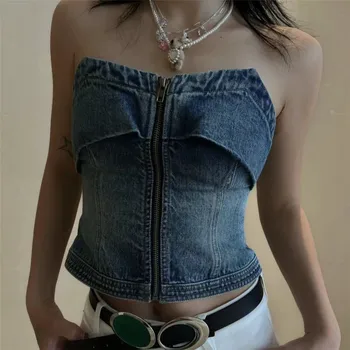 Высокая версия ~ сексуальная пикантная девушка в коротком джинсовом бюстгальтере с 3D разрезом на плечах