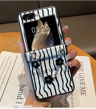 Корейский Простой Чехол для телефона с цветочным браслетом в Черную полоску для Samsung Galaxy Case для Galaxy Z Flip 5 Z Flip5 Flip5 Zflip5 Cover
