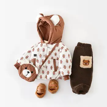 Осенне-зимняя хлопчатобумажная одежда для младенцев, пальто с капюшоном и карманами с рисунком Медведя из мультфильма для мальчиков, Утепленная повседневная модная одежда для малышей