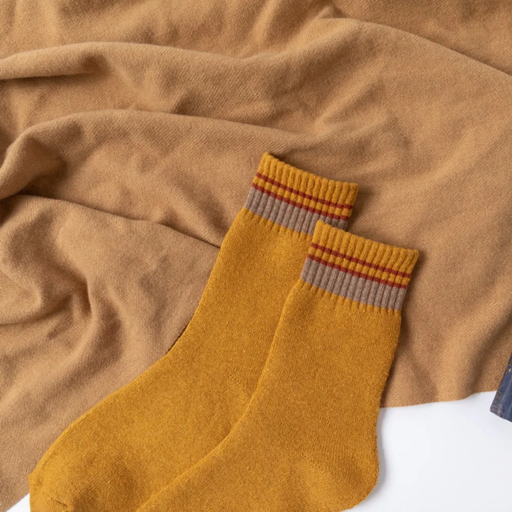 5 Пар Осенне-зимних новых модных разноцветных женских шерстяных носков в стиле ретро, повседневные утепленные теплые Женские носки средней длины 4