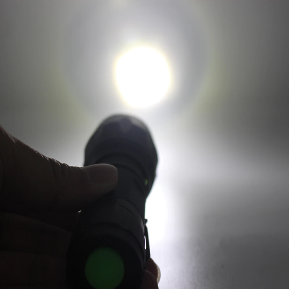 2 в 1 УФ светодиодный фонарик Фиолетовый / белый свет зум-факел Мощная УФ-тестирующая лампа для детектора мочи домашних животных Охотничий прожектор 18650 3