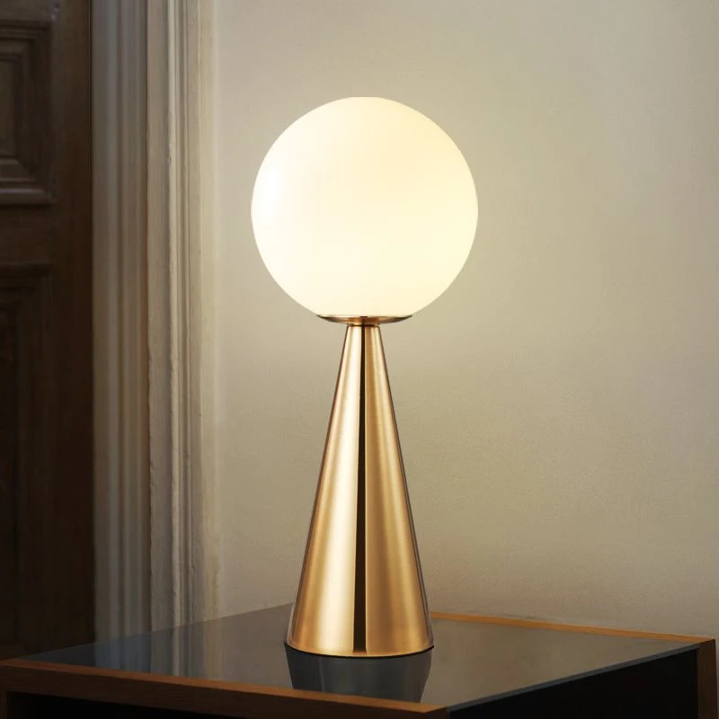 Настольная лампа Nordic Gold со светодиодной подсветкой Современный креативный дизайн Простой Прикроватный декор Настольная лампа для дома Гостиной Спальни 2