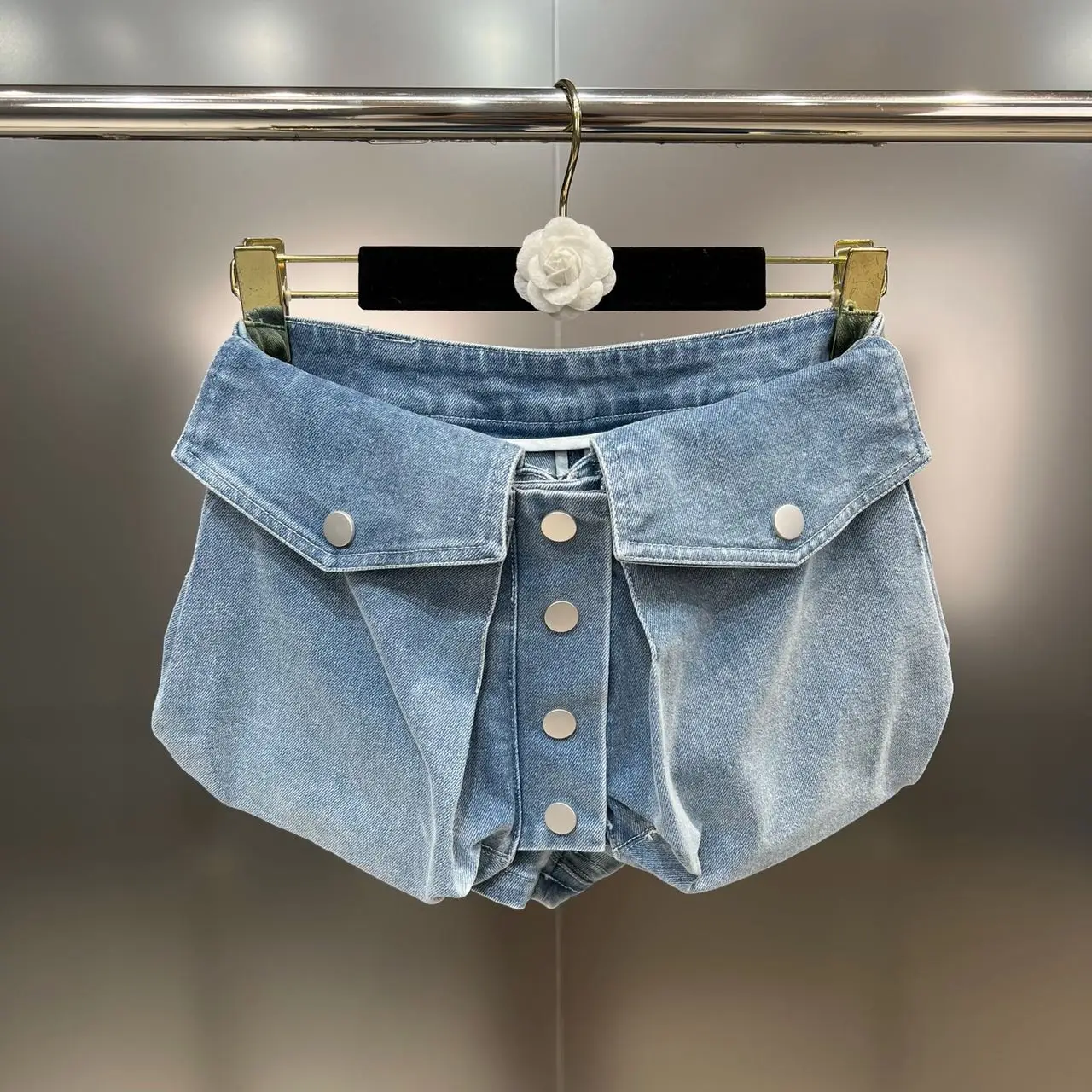 летние однобортные джинсовые шорты европейского и американского дизайнера уличной моды 2023 года с большими карманами Sa 0