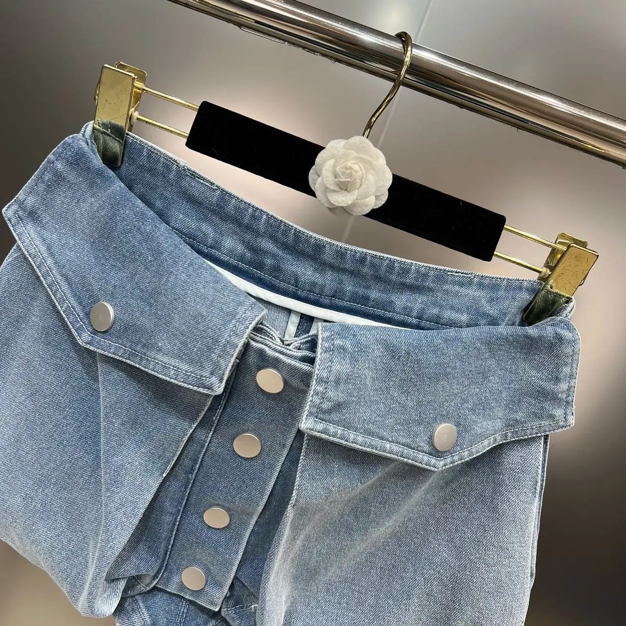 летние однобортные джинсовые шорты европейского и американского дизайнера уличной моды 2023 года с большими карманами Sa 1