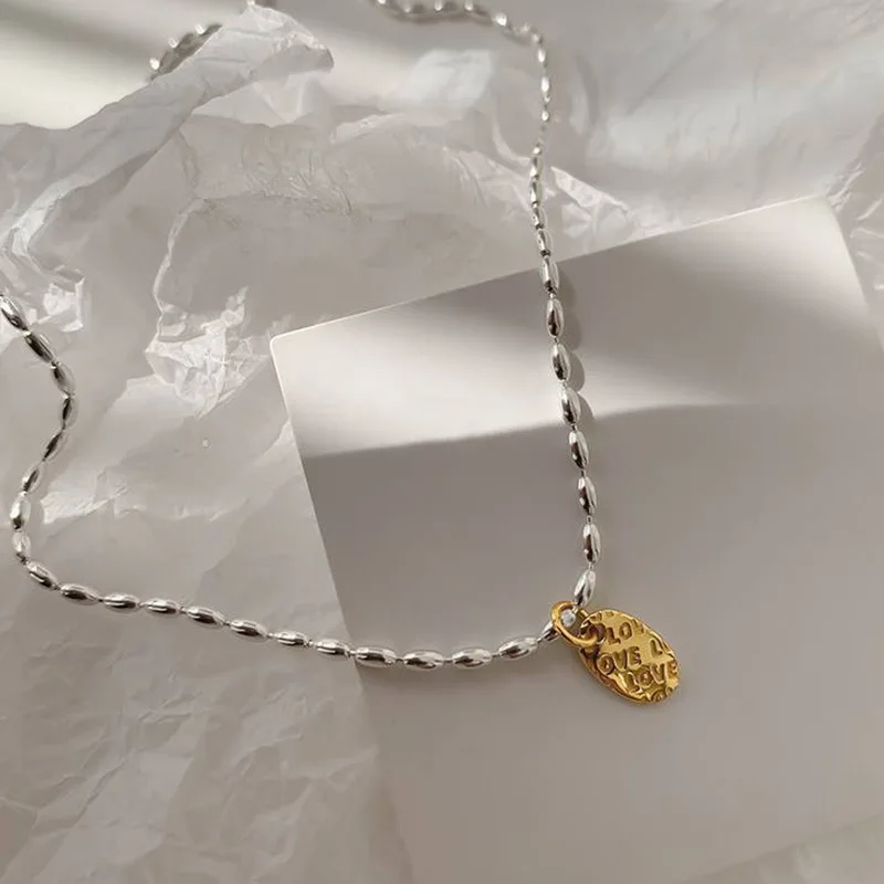 Креативное овальное ожерелье с подвеской в виде слова Любви для женщин Нишевый дизайн Универсальный Подарок Паре на Годовщину Ювелирные изделия Оптом Прямые продажи 4
